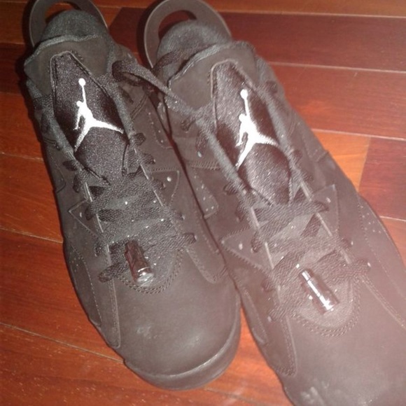 Shoes - Picture 7 of 8